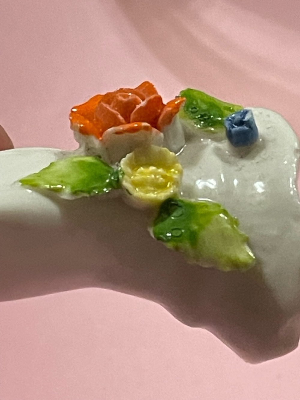 Vintage Porcelain Lego Miniature Hand w/ Flowers Hand Jewelry Display - Picture 4 of 11
